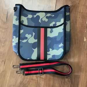 Neoprene vertical crossbody with guitar strap NEW